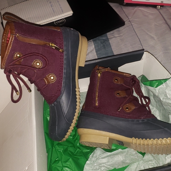 Women Duck Boots with the box - Picture 4 of 6